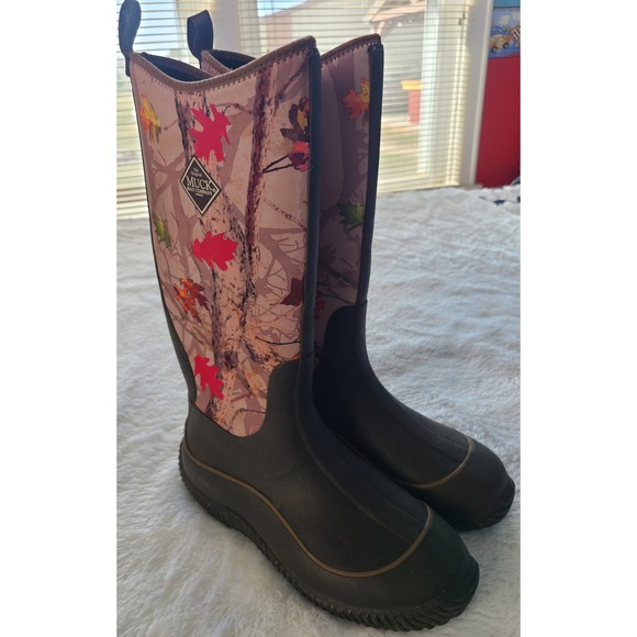 Muck Boot Company Shoes - Muck Boot Womens 10 Hot Leaf Camo Print Tall Rain Boots Waterproof Rubber